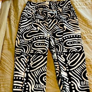 Ripple joggers by NooWorks size M, black and white.